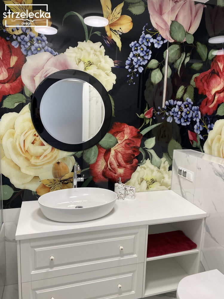wyjątkowa łazienka w kwiatach