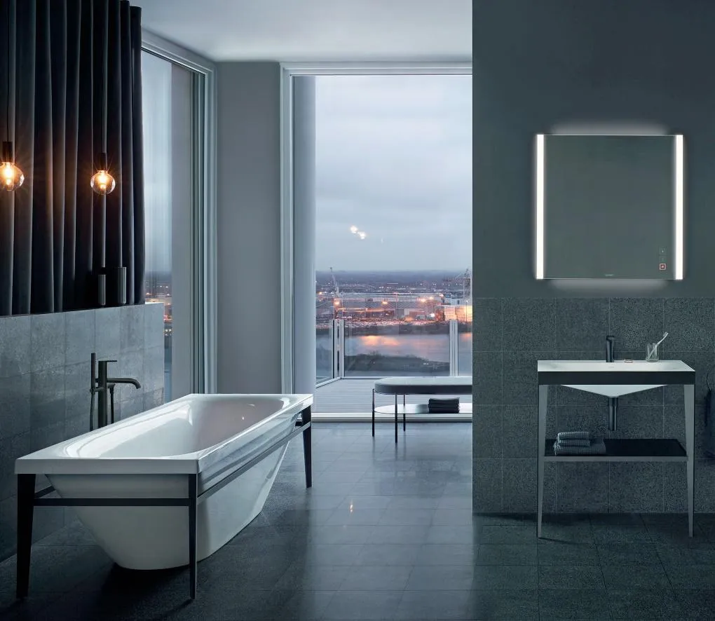 nowoczesna łazienka z oświetlonym lustrem