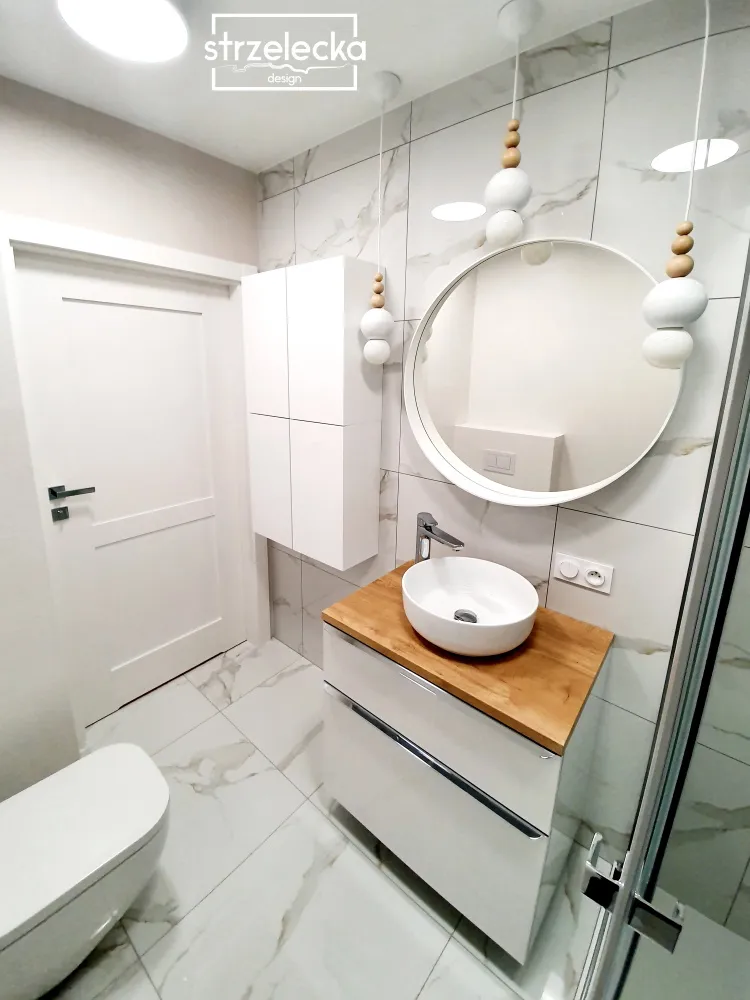 mała i elegancka łazienka