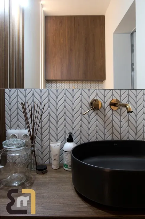 Minimalistyczna łazienka w surowym wydaniu