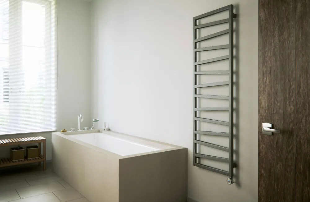 grzejnik dekoracyjny drabinkowy w łazience