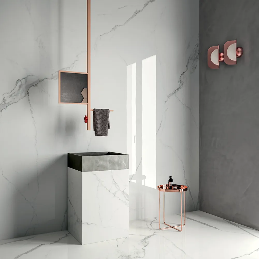 Łazienka w białym marmurze