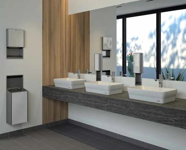 łazienka z bezdotykową armaturą