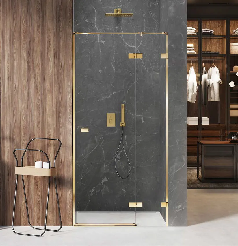 subtelna kabina ze złotym profilami