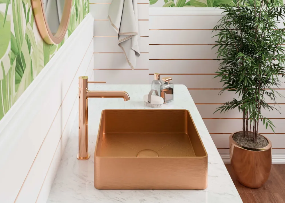 miedziana umywalka i bateria
