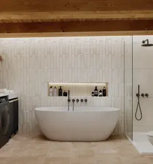 stylowa łazienka z belką