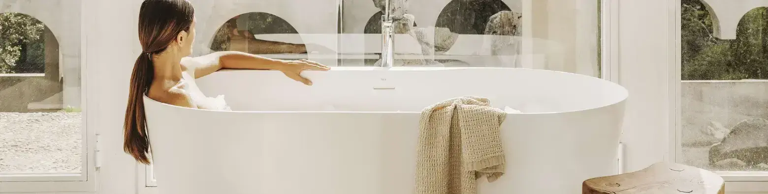 stylowa biała wanna