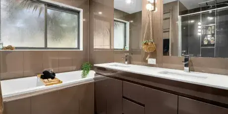 wanna zabudowana plytkami